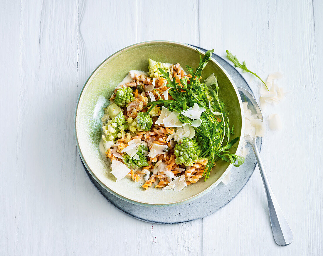 Lentil pasta with romanesco and capers