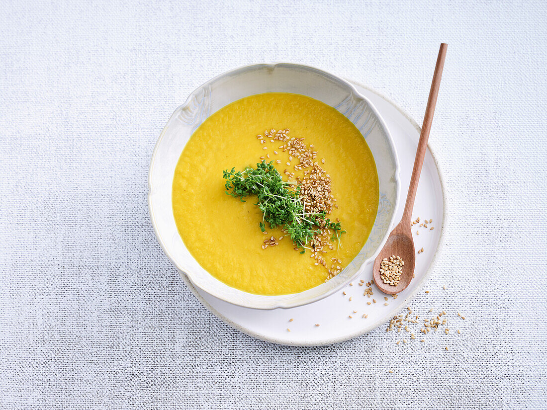 Vegan parsnip-sweet potato soup