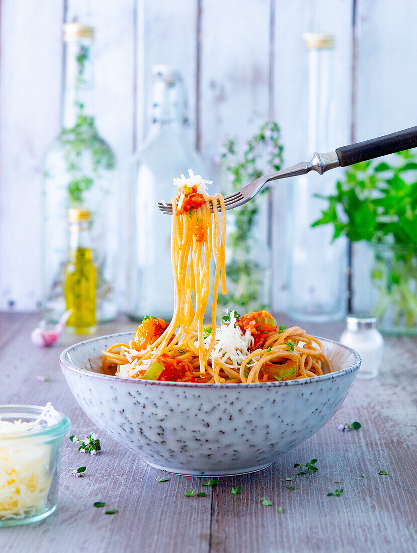 Spaghetti mit Grünkern-Bolognese