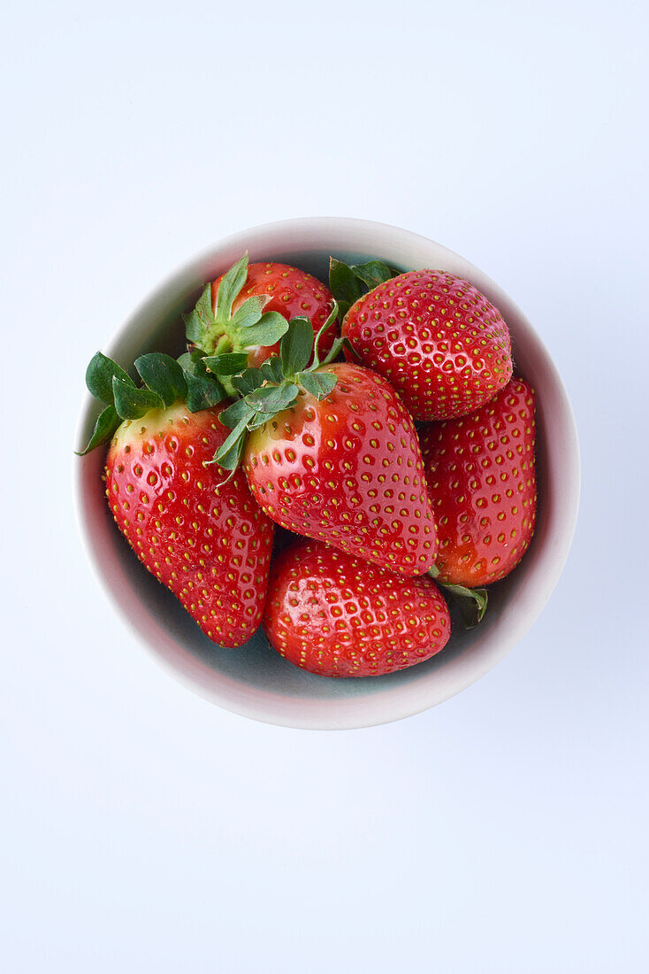 Frische Erdbeeren im Schälchen