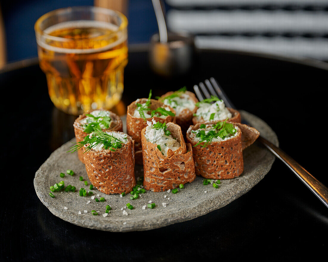 Crêpes with goat tartar filling