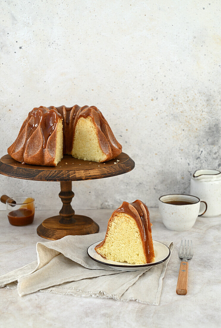 Milk cake with salted caramel