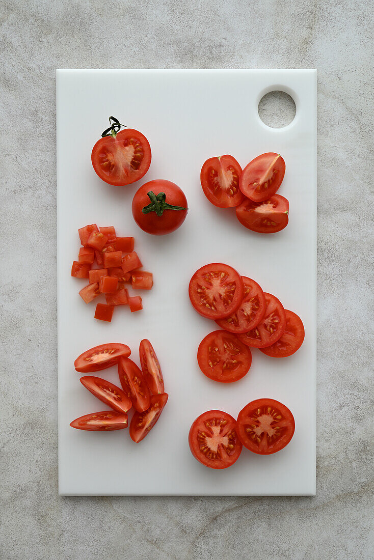 Optionen zum Schneiden von Tomaten