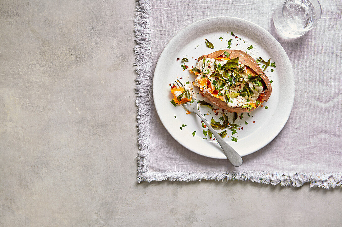 Sweet potato jackets with tahini yogurt and curry leaves cooked in the air fryer