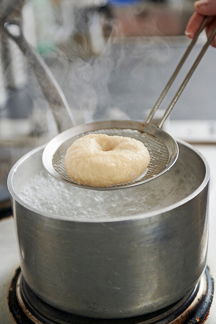 Cooking a bagel