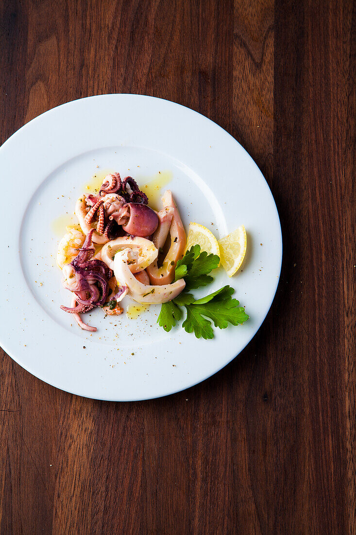 Octopus salad with lemon