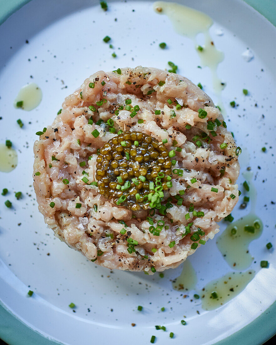 Kalbstartar mit Kaviar