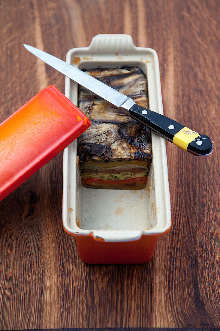 Gemüseterrine mit Aubergine und Paprika