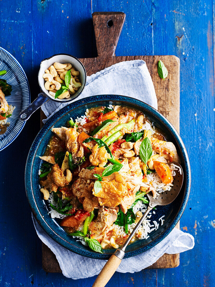 Chili-Hühnchen mit Thai-Basilikum und Cashewnüssen