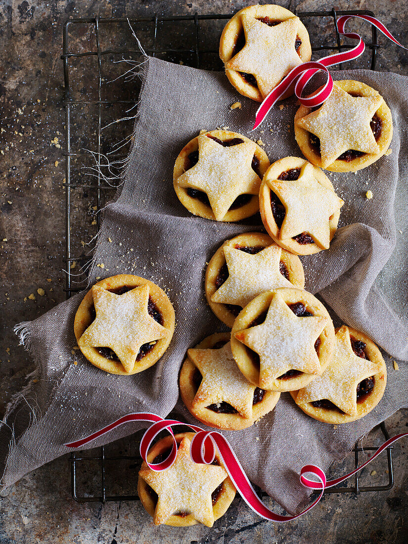 Three-in-one mix fruit mince pies