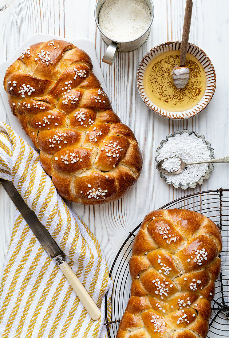 Challah (Jewish yeast bread)