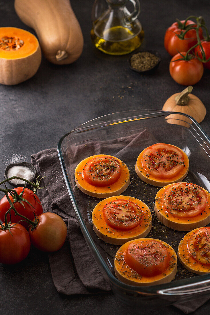 Butternusskürbis mit Tomaten