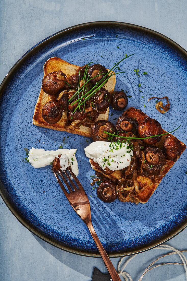 Christmas Market Mushrooms (Toast with mushrooms)