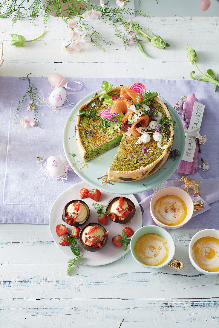 Kräuterquiche mit Räucherlachs, Süppchen und Fruchtquark-Küken zu Ostern