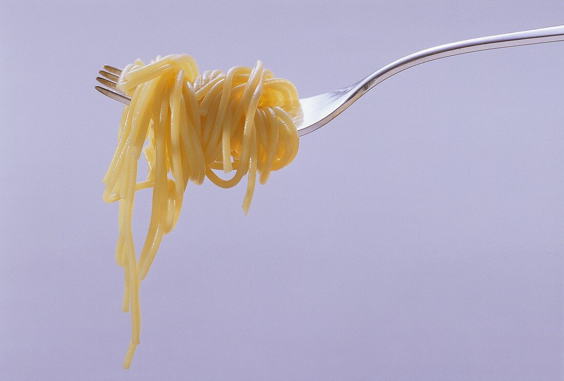 Gekochte Spaghetti auf einer Gabel