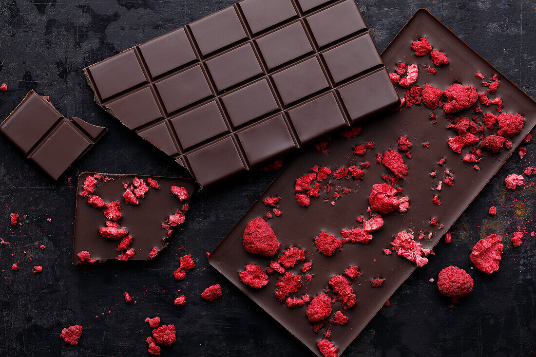 Dark chocolate with raspberries