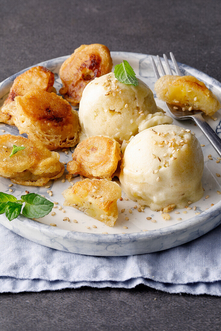 Baked banana with pineapple-nice cream