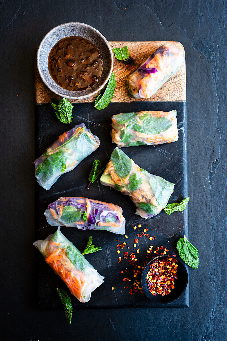 Rice paper rolls with vegetable filling