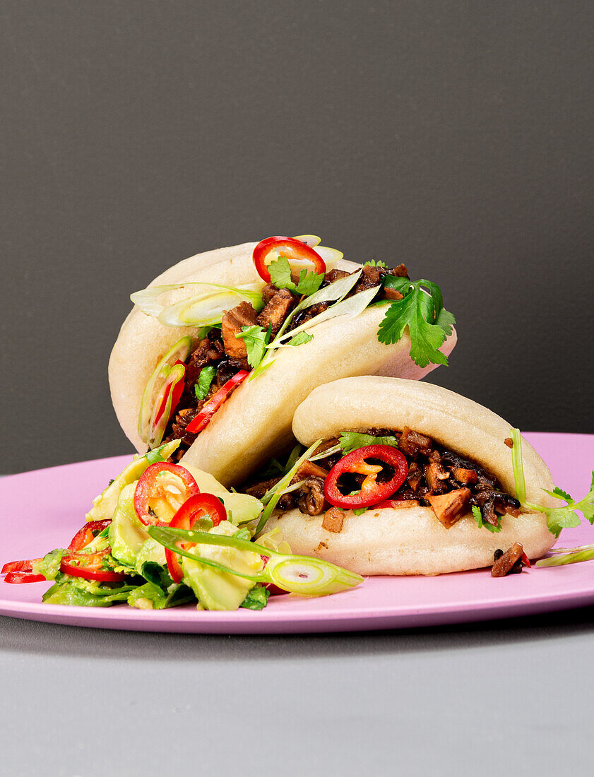 Bao Buns mit geschmorter Jackfuit