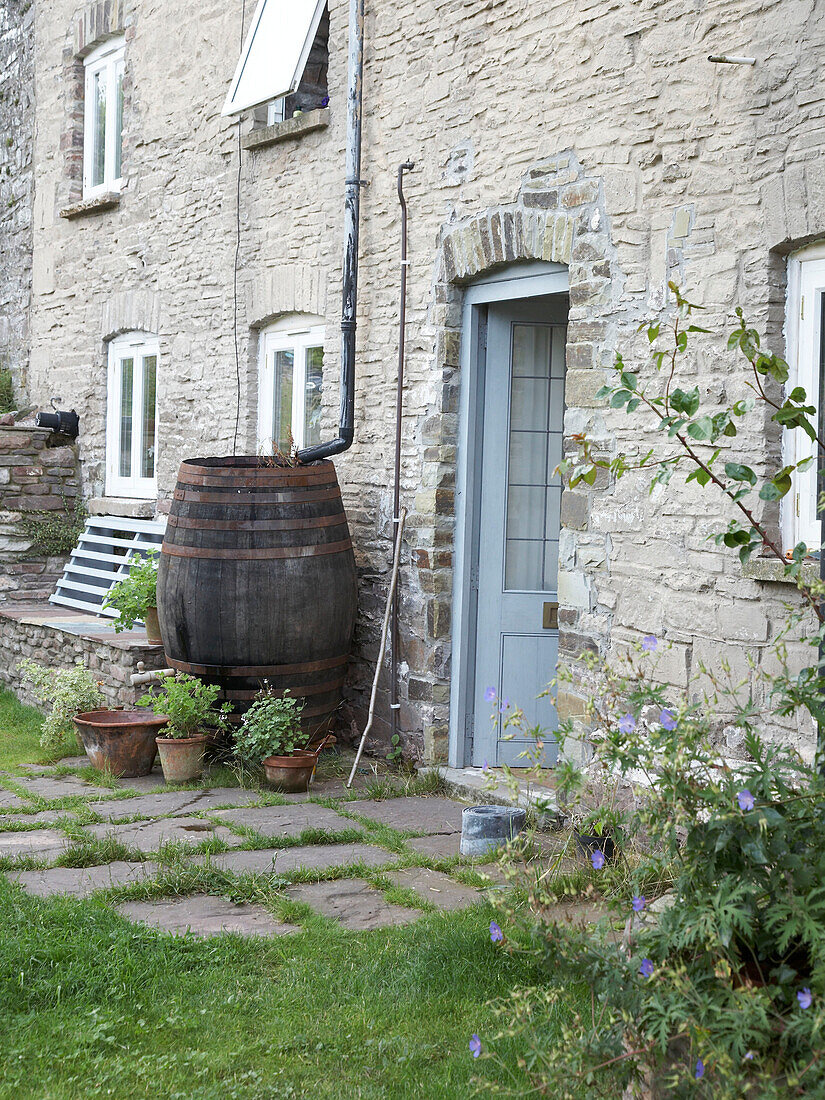 Außenbereich und hinterer Garten eines historischen Hauses