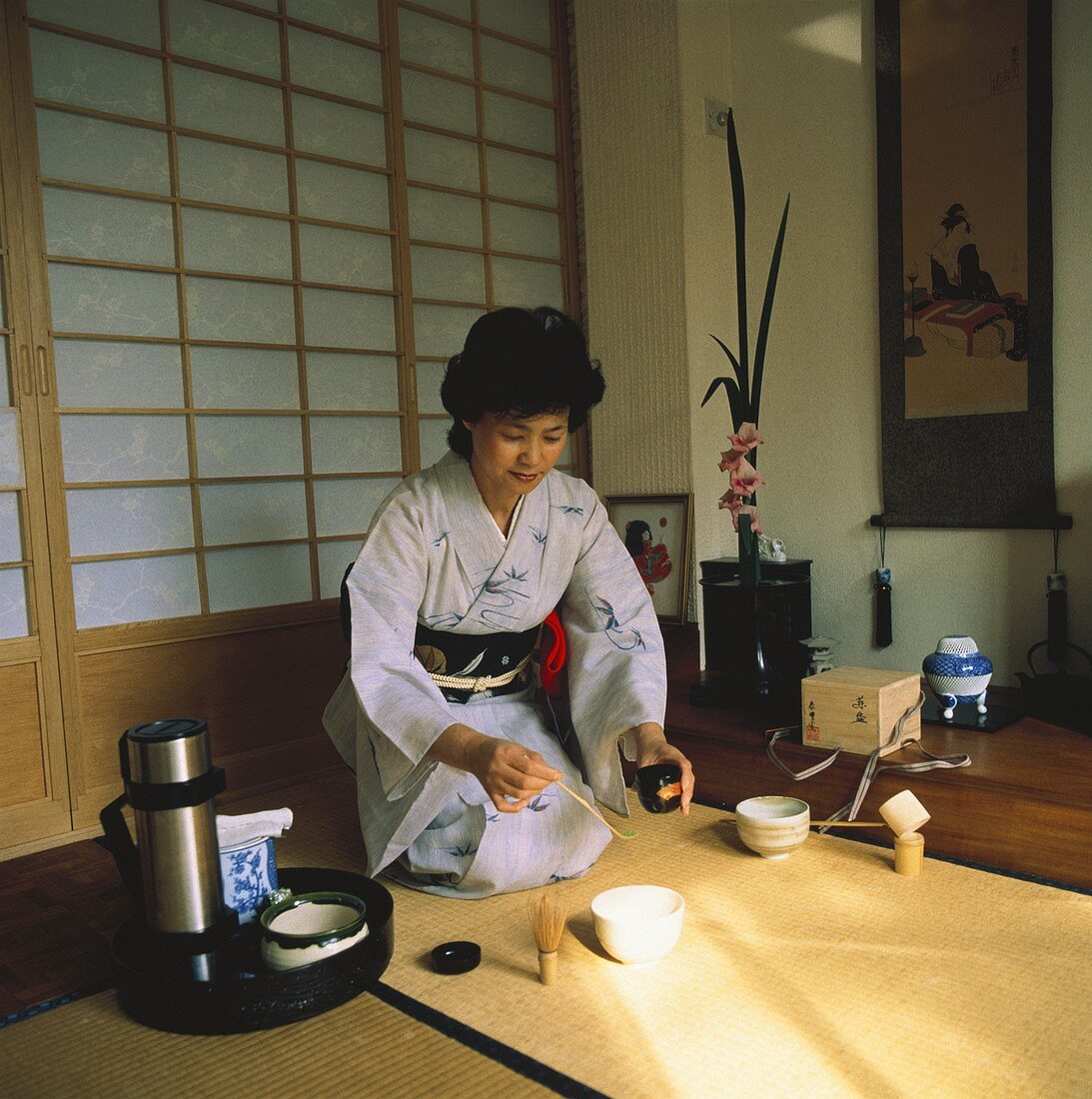 Japanerin bei der Teezeremonie
