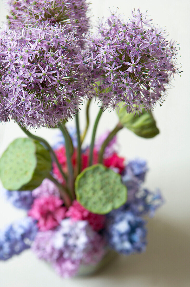 Auslage mit frischen Schnittblumen