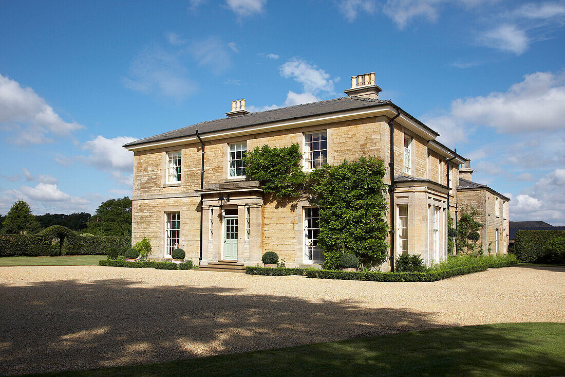 Gekiester Außenbereich eines Landhauses in Lincolnshire, England, UK