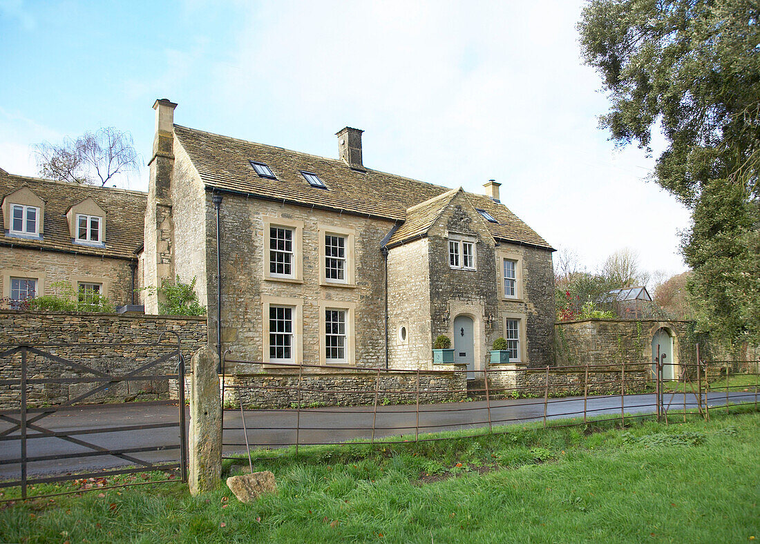 Bauernhaus aus Stein in Gloucestershire, England, UK