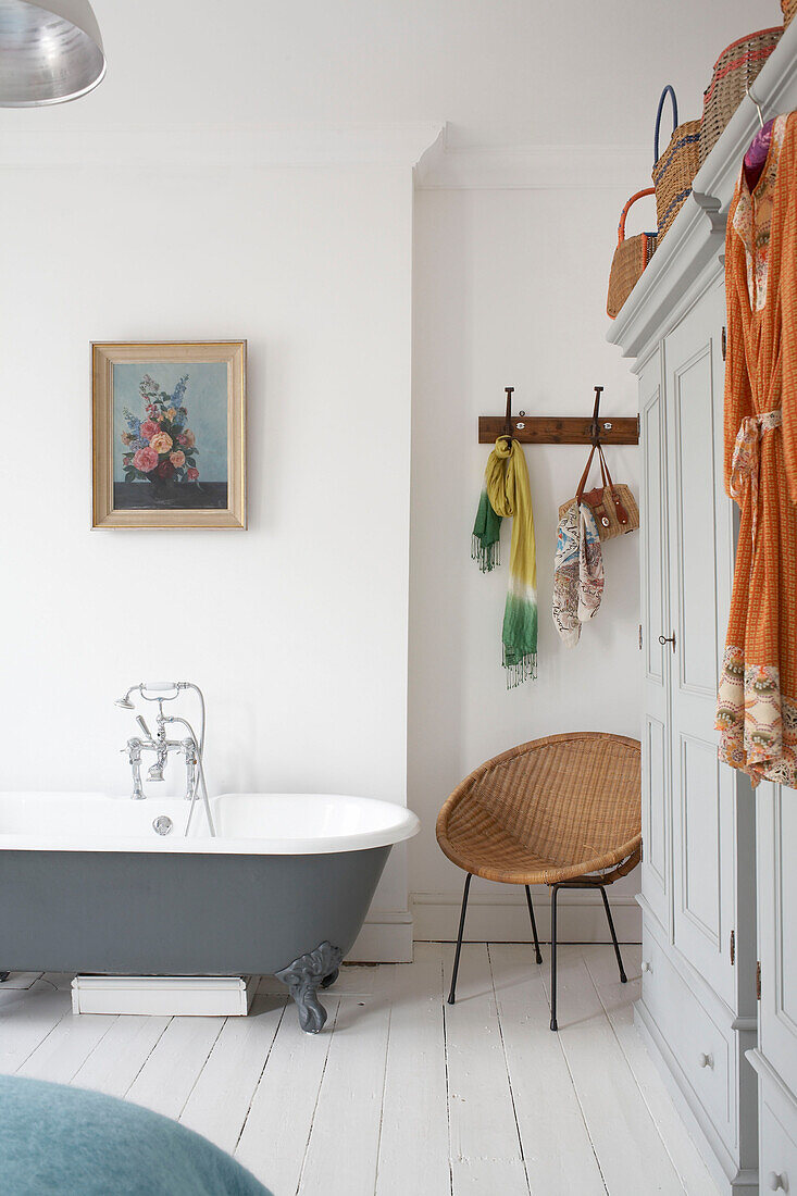 Bathroom with roll top bath