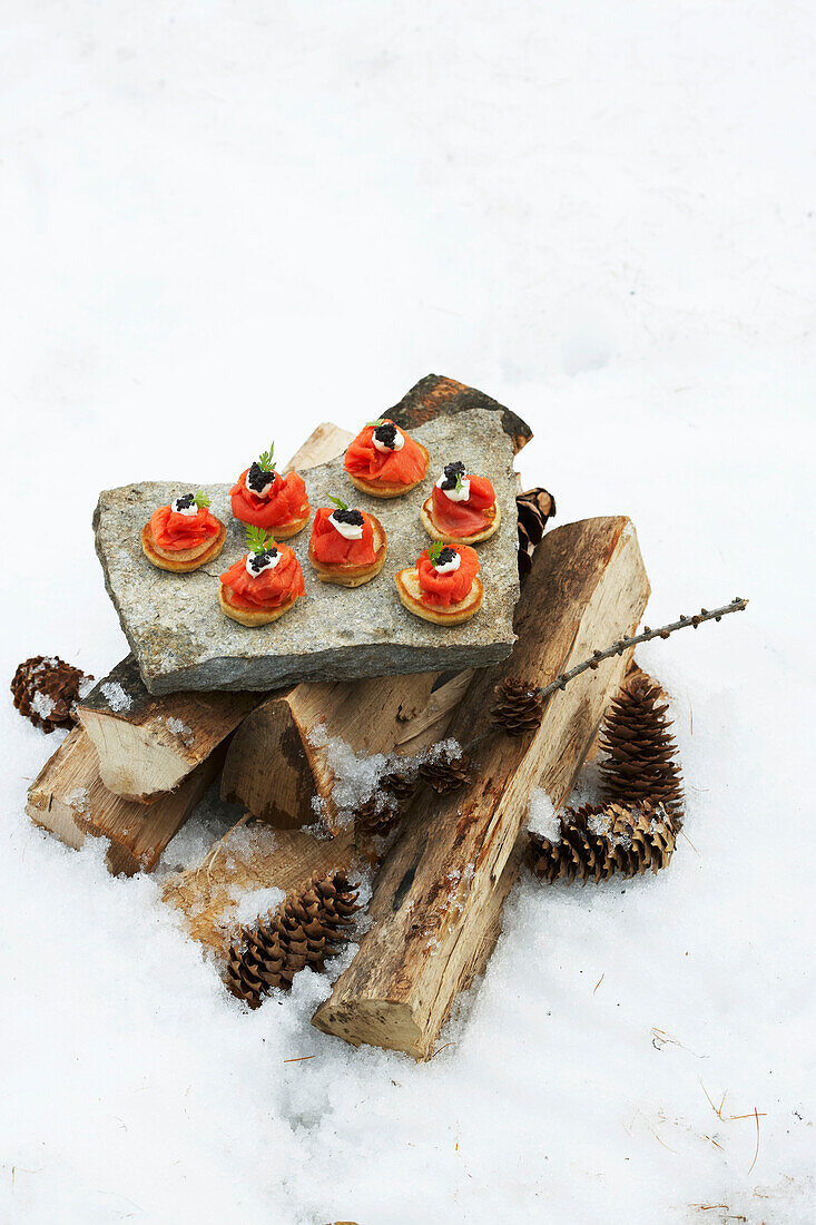 Luxuriöse Canapes auf einem Felsen in Zermatt, Schweiz