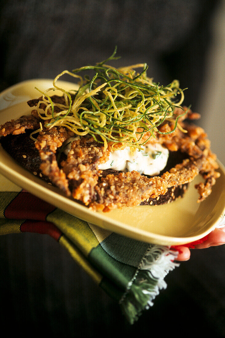 Crab sandwich with courgette fries