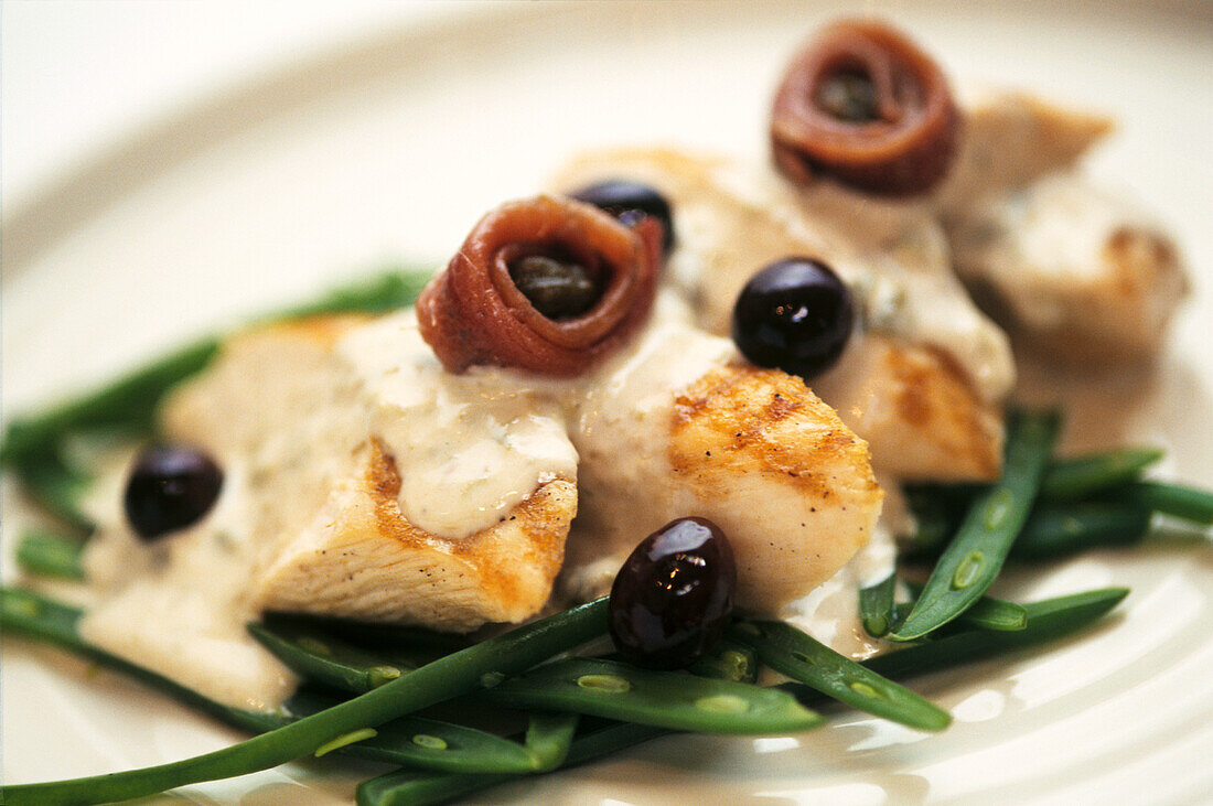 Chicken tonnato salad