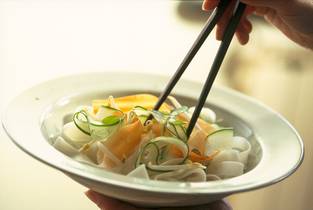 Laksa noodle salad