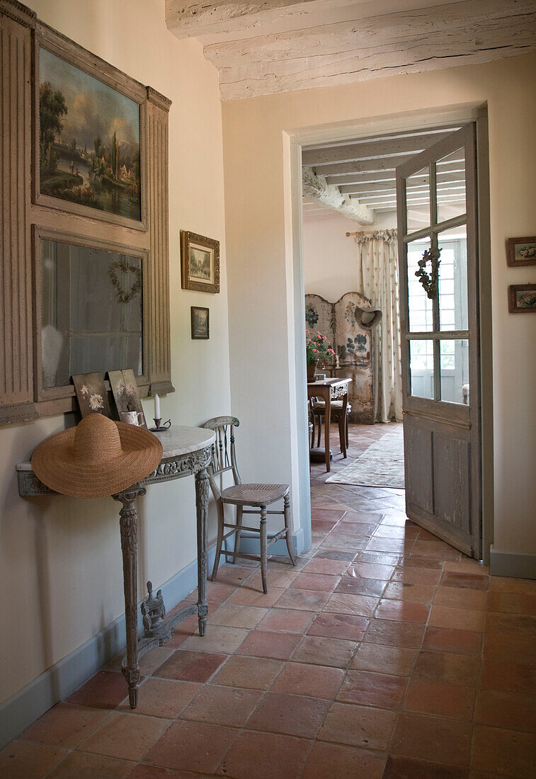 Entrance hall with tiled floor