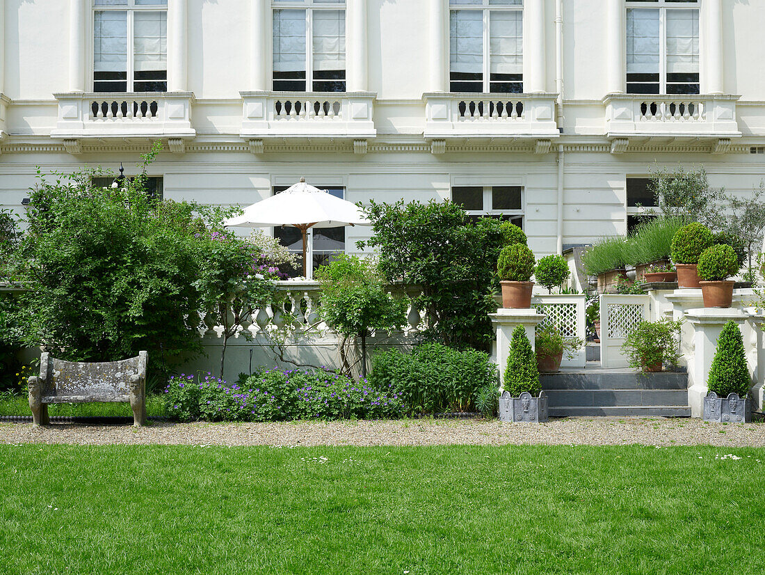 Georgian town house exterior and gardens