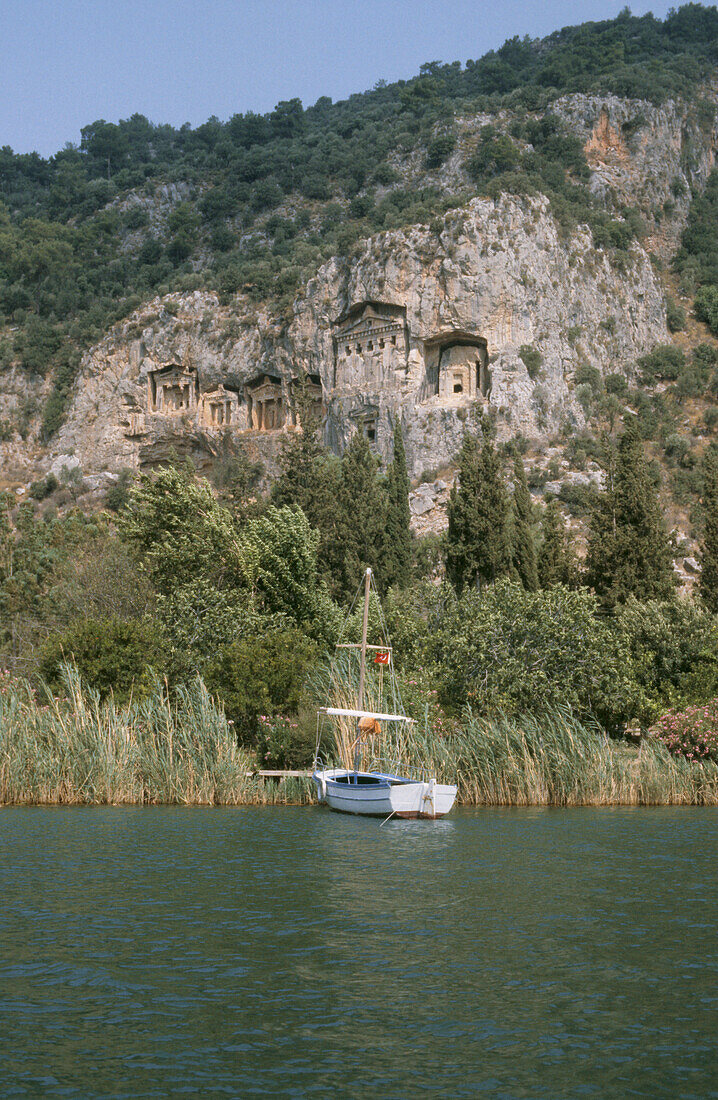 Lykische Felsengräber in Dalyan an der Mittelmeerküste der Türkei