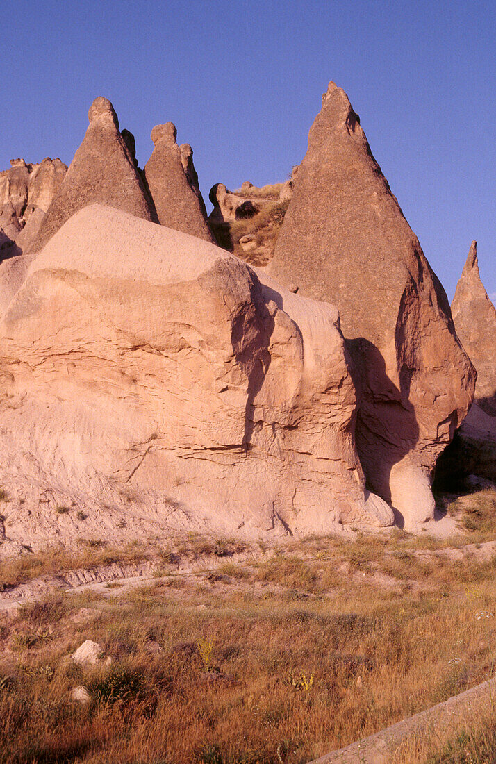 Vulkanische Felsformationen im Zelve-Tal in Kappadokien