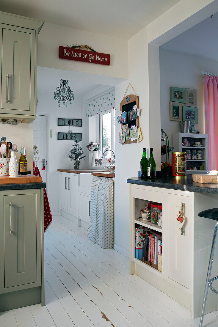 'Be nice or leave' sign in Laughton kitchen  Sheffield  UK