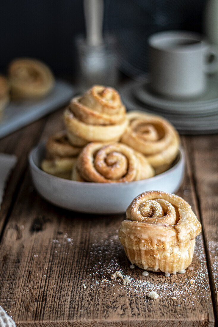 Cardamom cinnamon buns with sugar icing