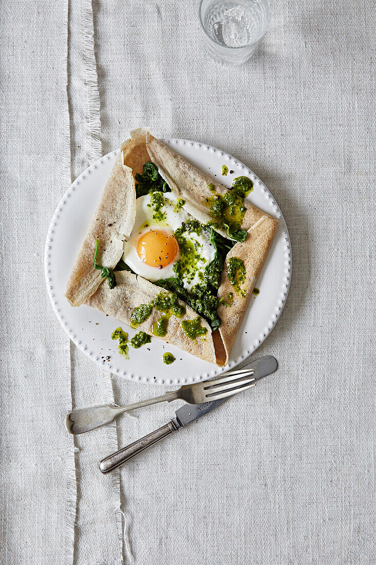Spinach and egg crepe