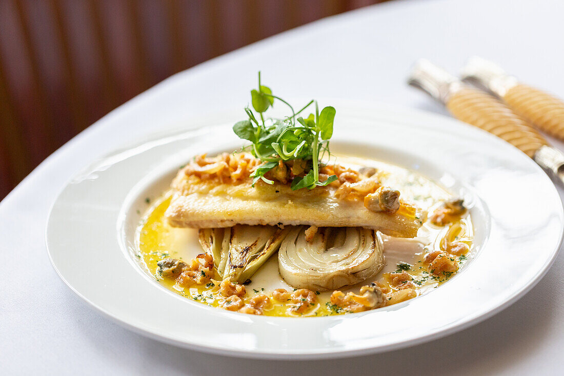 Kabeljaufilet auf Fenchel mit Zitronensauce