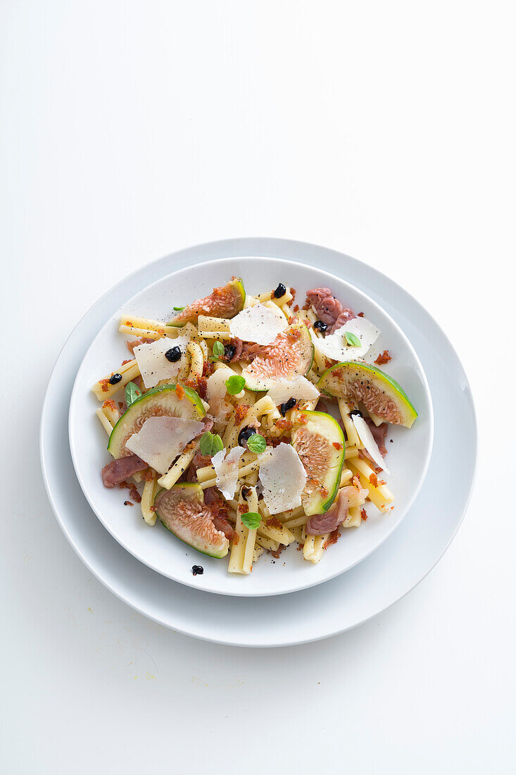 Caserecce salad with ham, figs, and balsamic vinegar