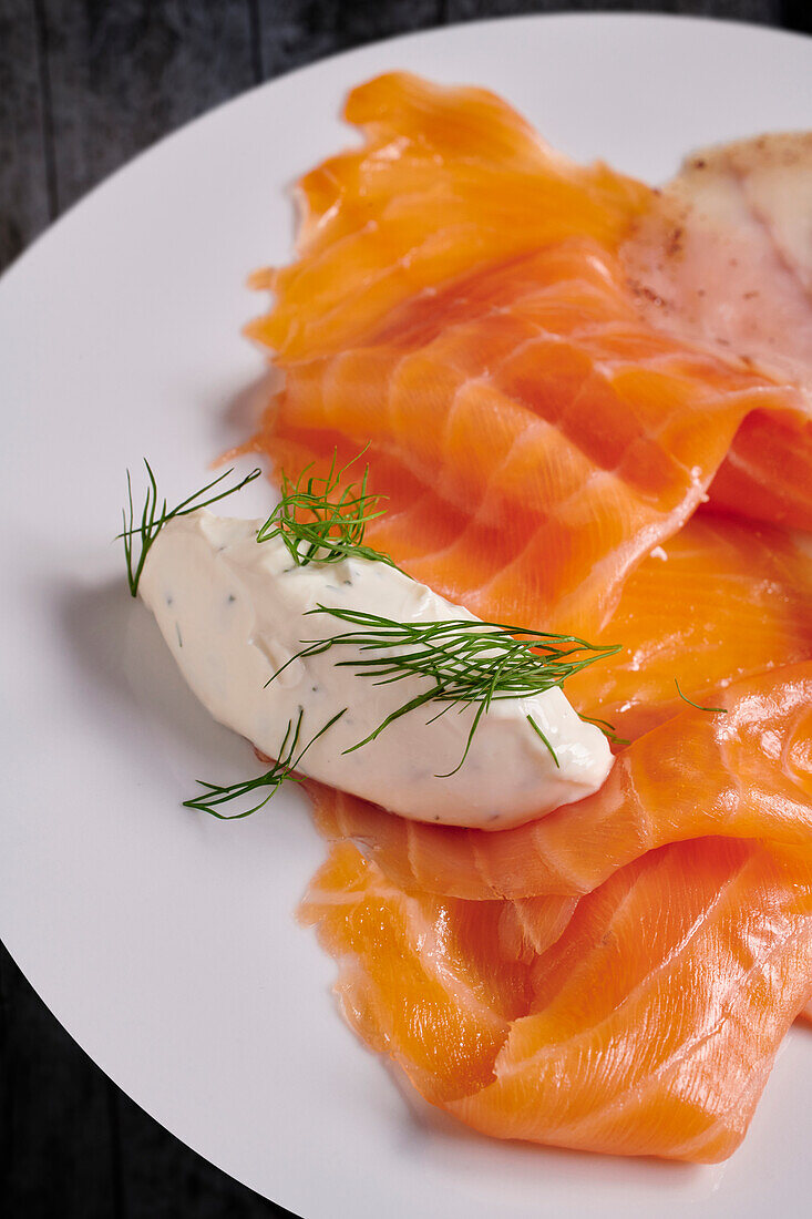 Smoked salmon with creme fraiche and dill
