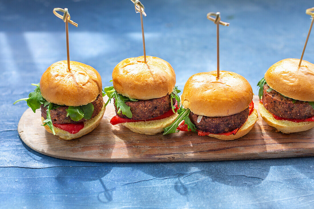 Mini veggie burgers