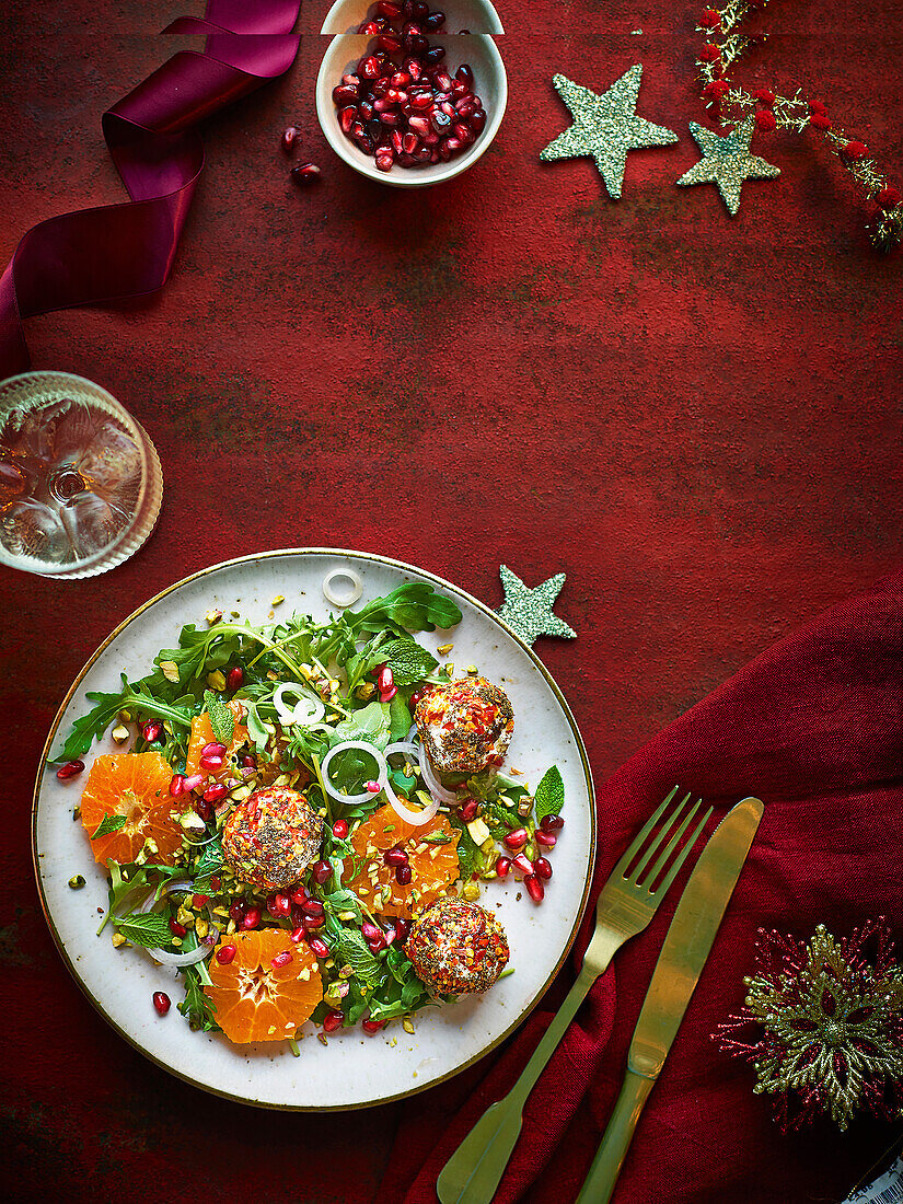 Pikanter Clementinensalat mit Feta und Pistazien zu Weihnachten