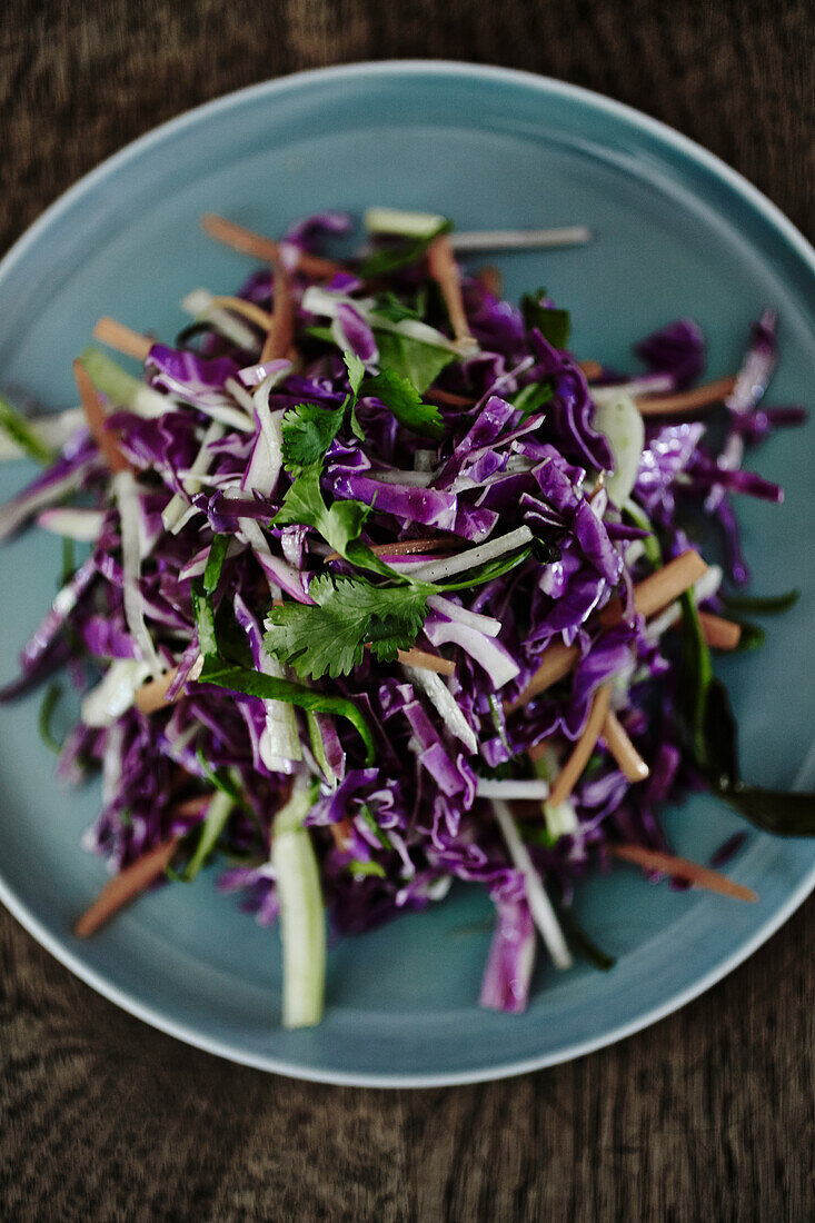 Crispy red cabbage salad