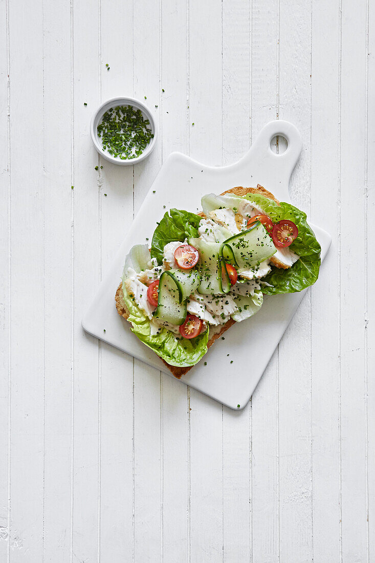 Geflügelsalat auf Toast