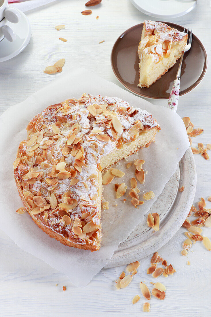 Mandelkuchen, angeschnitten