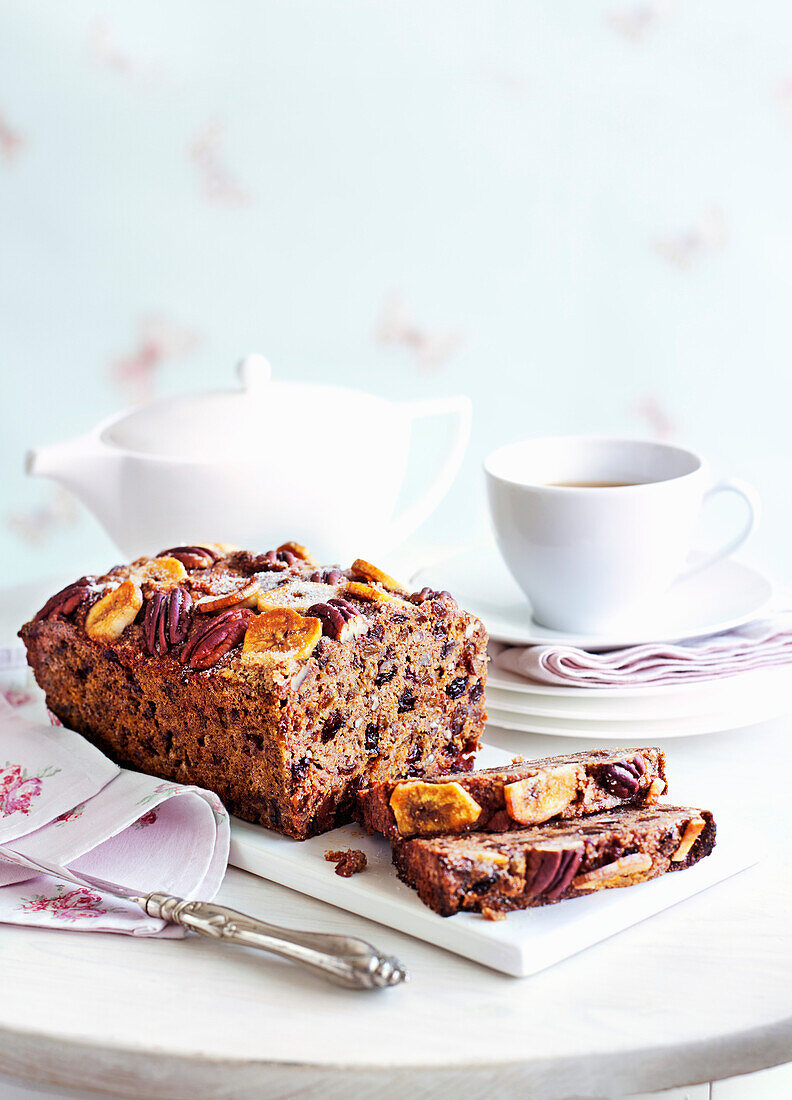 Banana date bread with pecan nuts
