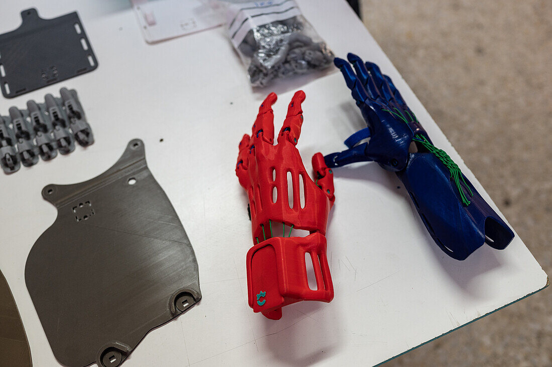 3D printed plastic arm and hand prosthesis pieces